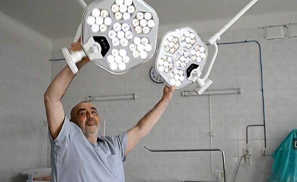 Благотворители оборудовали операционным освещением перинатальный центр Николаевской областной больницы