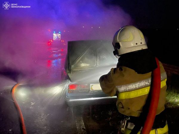 На трассе возле Николаева ночью сгорел легковой автомобиль