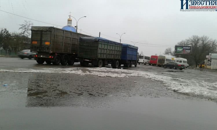 Жители Варваровки жалуются на ужасное состояние дорожного покрытия