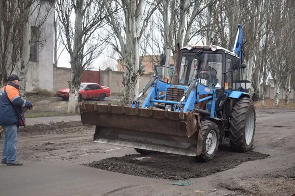 На улице Очаковской в Николаеве начался ремонт аварийного участка дороги