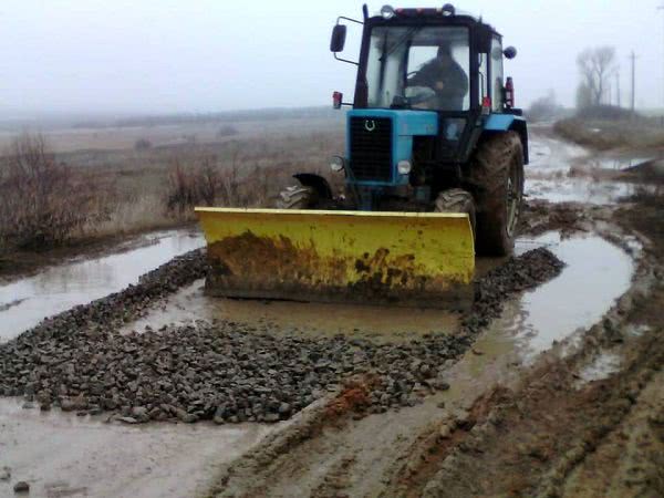 В Казанківській громаді ремонтують дороги для підвозу учнів в школи