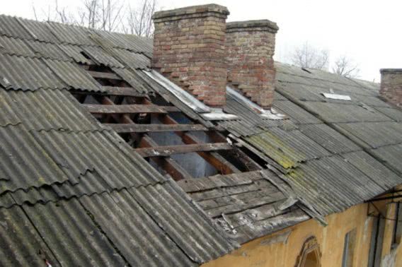 В Николаеве чиновника департамента ЖКХ могут посадить на три года за «ремонт» крыши