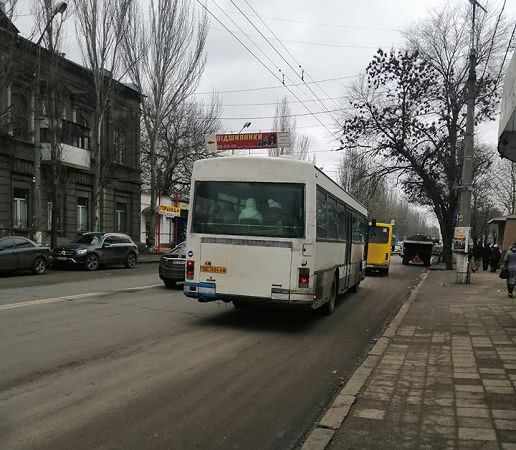 Николаевские водители маршруток продолжают «чудить»