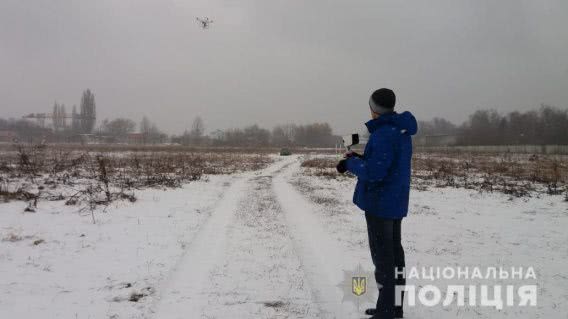 В Киеве николаевских криминалистов научили пользоваться дронами и квадрокоптерами