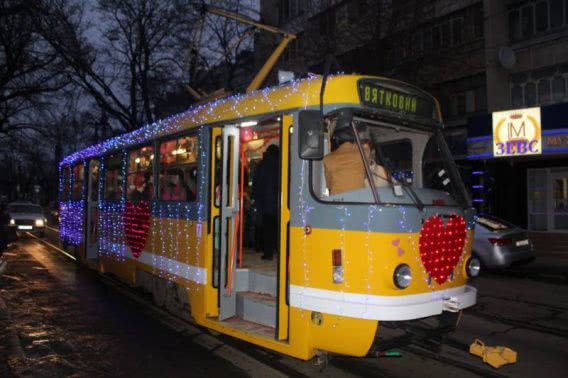 В День Святого Валентина по Николаеву можно прокатиться в «Трамвайчике влюбленных»