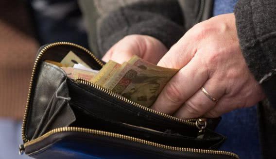 Средняя зарплата в Николаеве почти в два раза ниже, чем в Южноукраинске