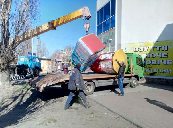 В Николаеве продолжают сносить незаконные МАФы