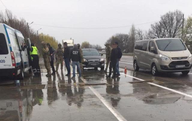 Николаевские правоохранители поймали на взятке работников габаритно-весового комплекса