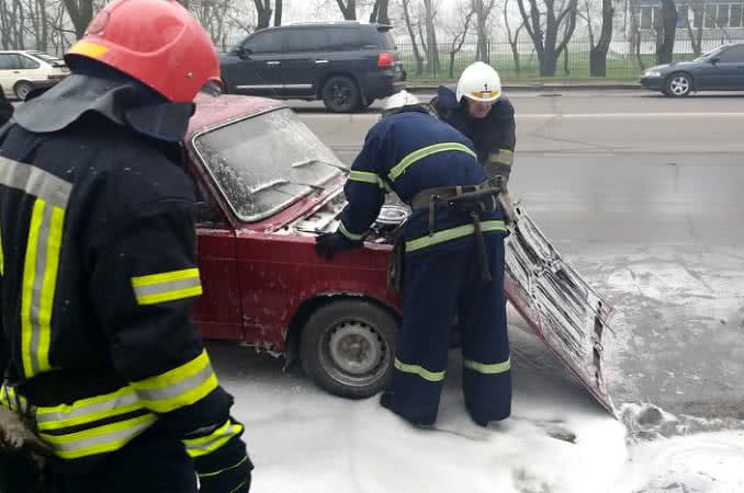 В Николаеве на ходу загорелся ВАЗ