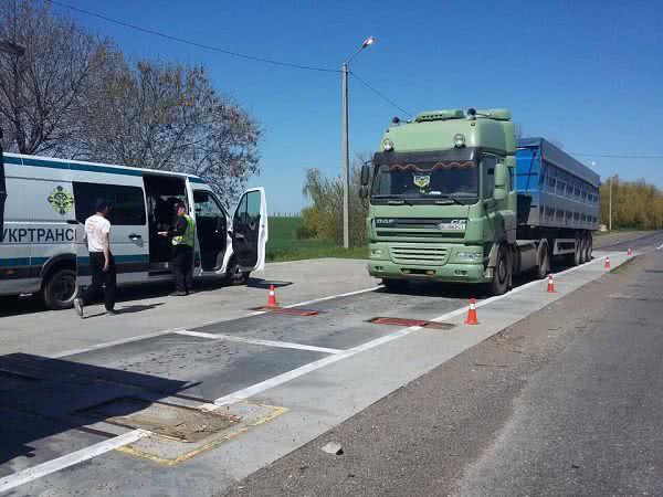 В Вознесенске, Южноукраинске и Первомайске штрафуют большегрузы