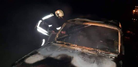 На трассе возле Пересадовки загорелась машина с людьми