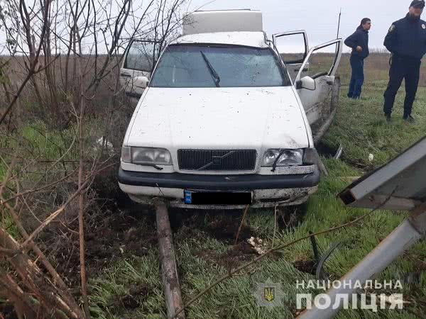 ДТП На Николаевщине: 16-летний парень на «Volvo» вылетел с друзьями в кювет