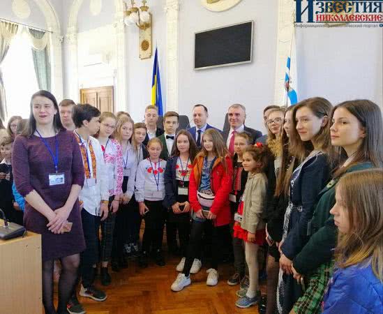 В Николаеве проходит масштабное мероприятие: городская власть встречается со школьниками