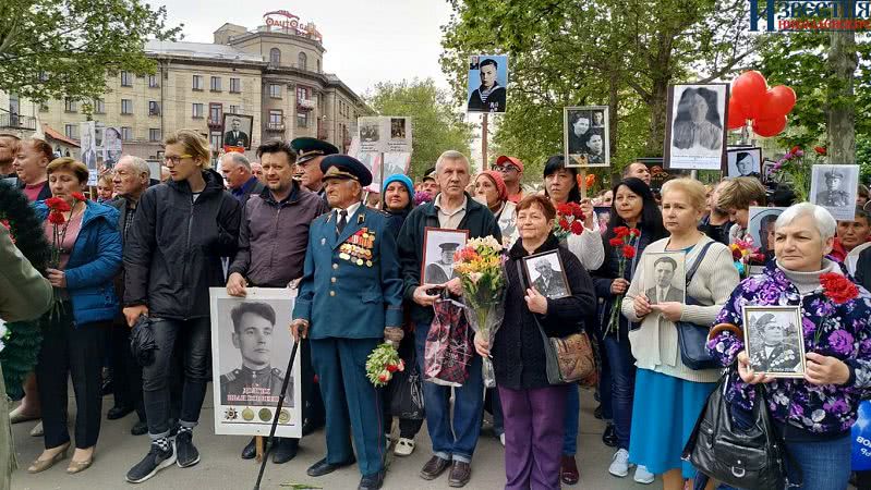 Тысячи николаевцев и жителей области прошли в колоне «Бессмертного полка» к мемориалу ольшанцев