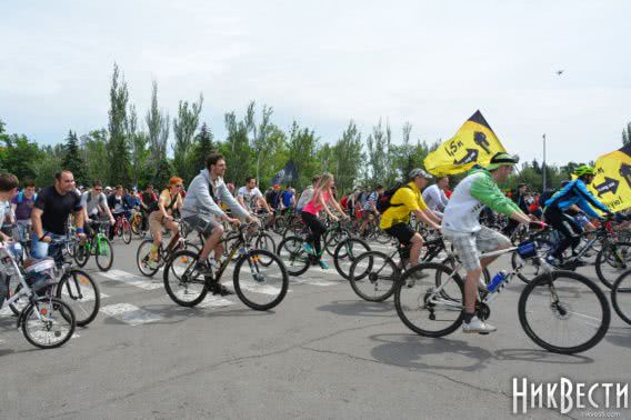 В городе Николаеве на старт велопробега на Адмиральской подтянулись семьсот гонщиков