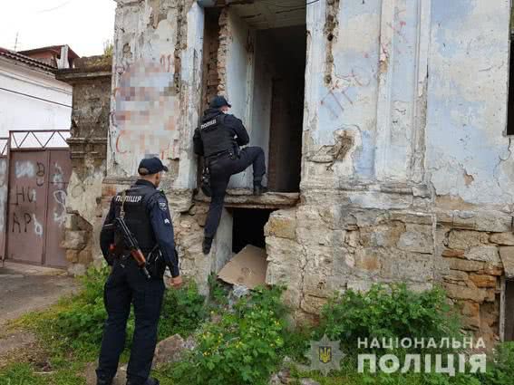 В трущобах города Николаева полиция поймала разыскиваемого преступника