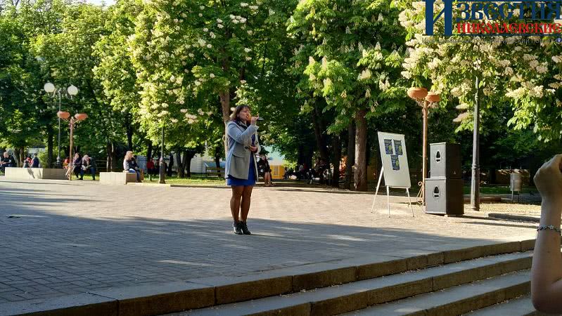 В Каштановом сквере Николаева гремит музыка: конкурс караоке