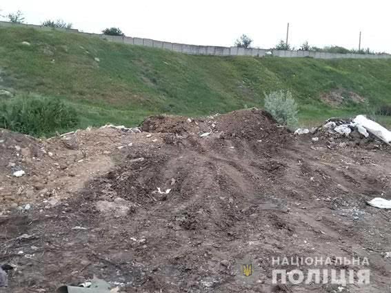 В Николаеве мужчину оштрафовали за то, что выгрузил строительный мусор в неустановленном месте