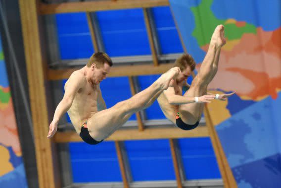 Украинцы Колодий и Горшковозов выиграли в России мировую серию по прыжкам в воду