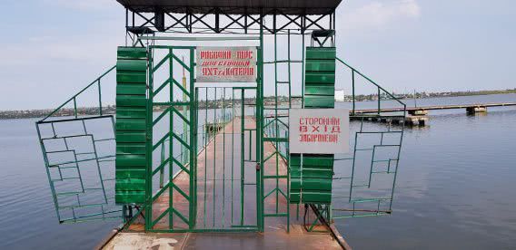 Знаменитый пирс в Николаевском яхт-клубе закрыли для прогулок горожан