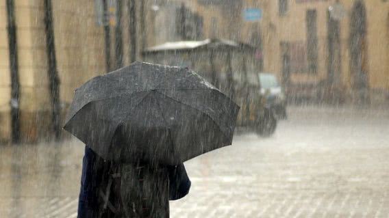 Балканский циклон принесет в Украину ливни, град и шквальный ветер