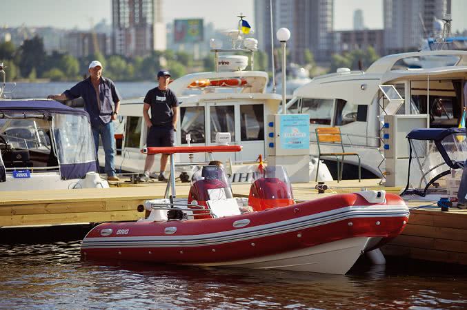 Николаевский морпорт выделил восемь миллионов на ремонт транспортных средств