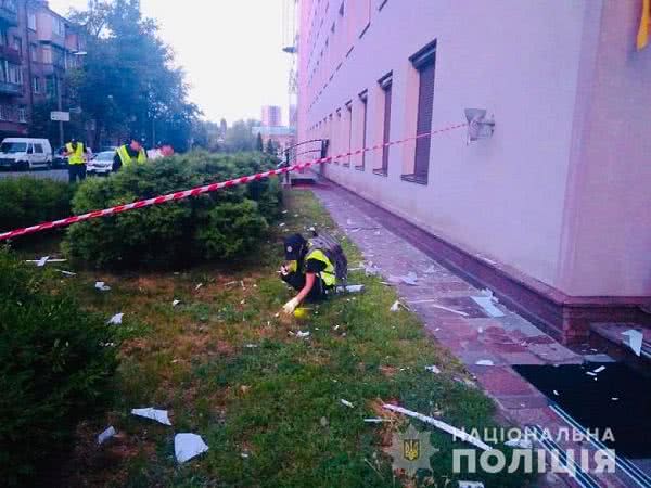 Здание телеканала «112 Украина» в Киеве обстреляли из гранатомета