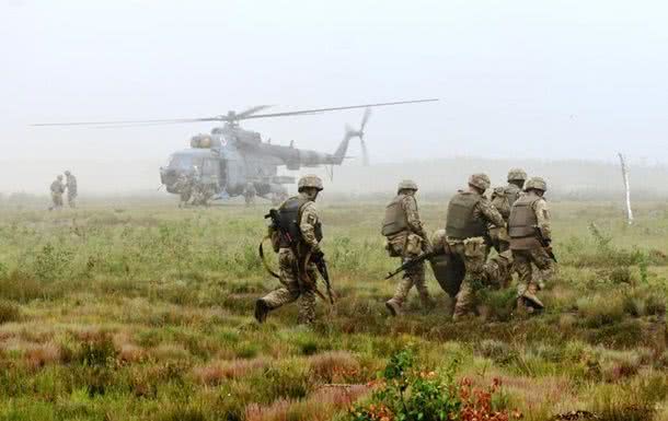 На Донбассе велись обстрелы, двое военных погибли