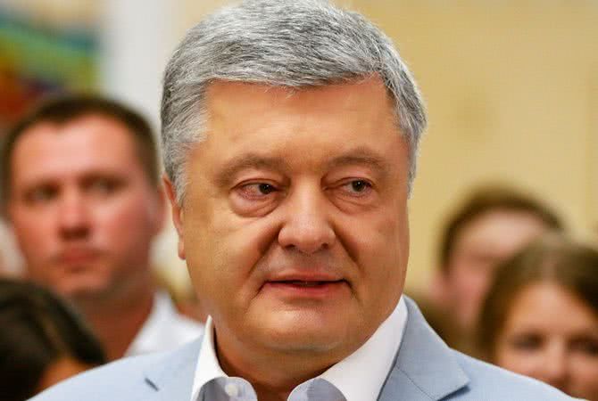 Семья Порошенко и он сам покинули Украину