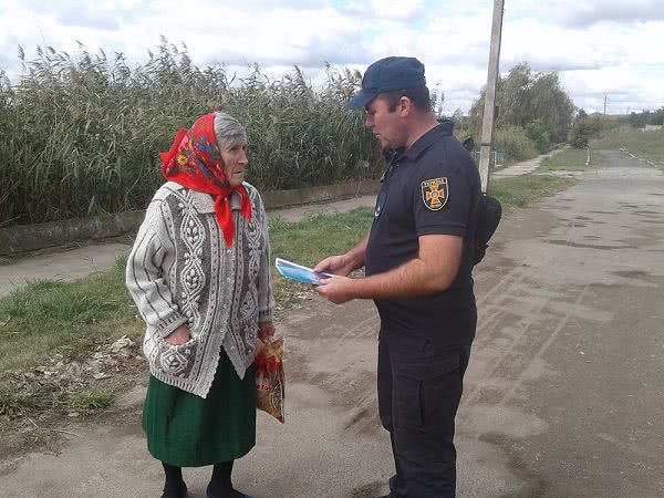 На Николаевщине оперативники ГСЧС провели информационный рейд про безопасное поведение на воде