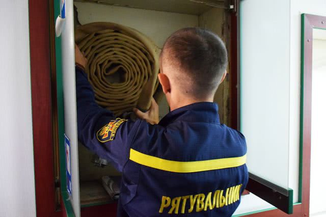 Николаевские спасатели проверяют гостиницы и базы отдыха на соответствие требованиям пожарной безопасности