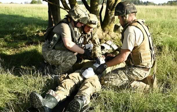 В зоне ООС погиб боец, ещё два получили ранения