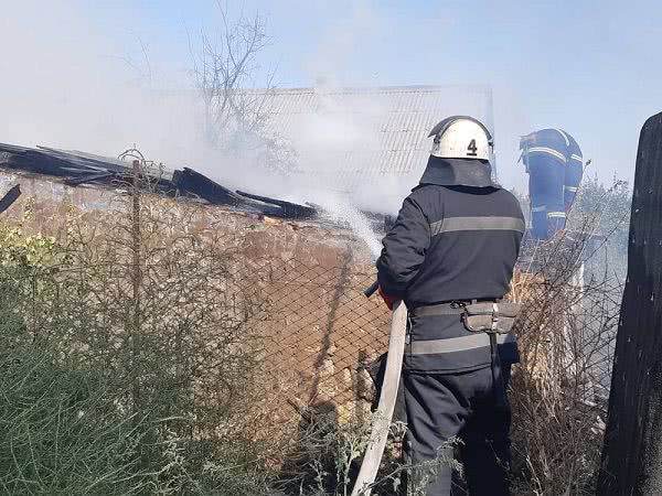 На Николаевщине за последние сутки спасатели потушили 7 пожаров в частном секторе