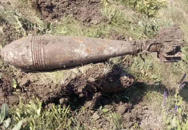 В Николаевском районе мужчина во время поиска металлолома обнаружил минометную мину