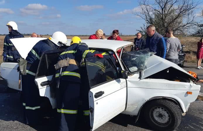 В Николаевской области спасатели ликвидировали последствия ДТП