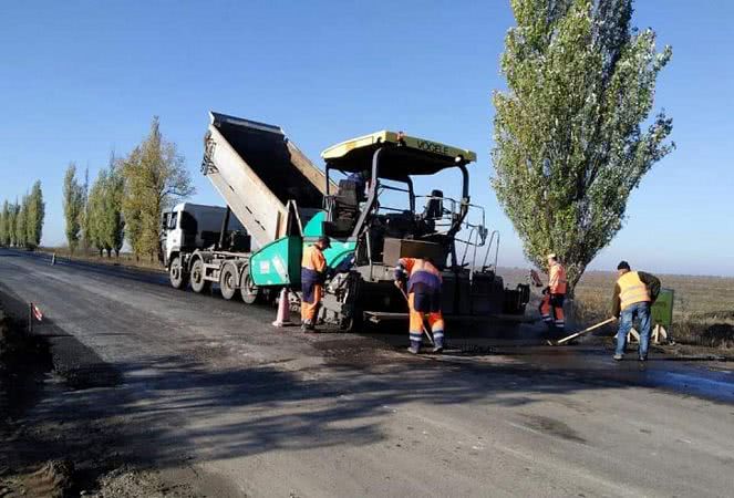 Полным ходом идет ремонт автодороги Н-11 Николаев-Днепр, а также осуществляется контроль качества работ