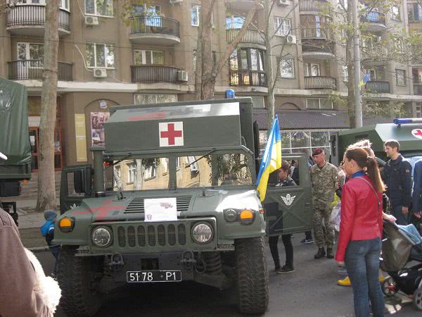 В Николаеве проходит выставка военной техники и вооружений