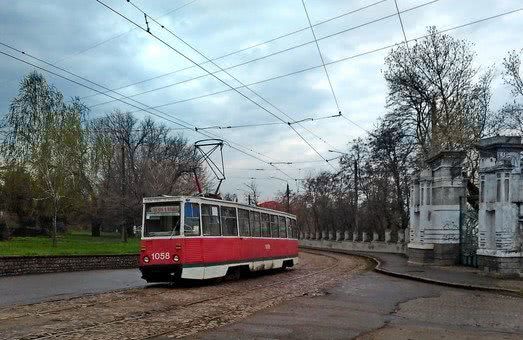 В Николаеве трамвай насмерть сбил человека