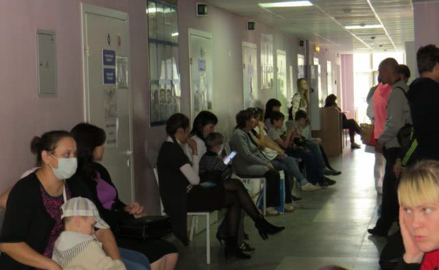 Онлайн запись к врачу не помогает избежать очереди в поликлиниках Николаева