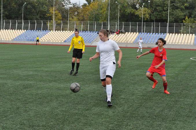 Николаевские футболистки возглавили турнирную таблицу на Чемпионате Украины среди женских команд