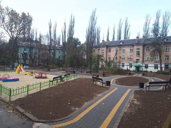 Три в одном: в Николаеве появилось прекрасное место отдыха с детской площадкой, баскетбольным полем и новым сквером