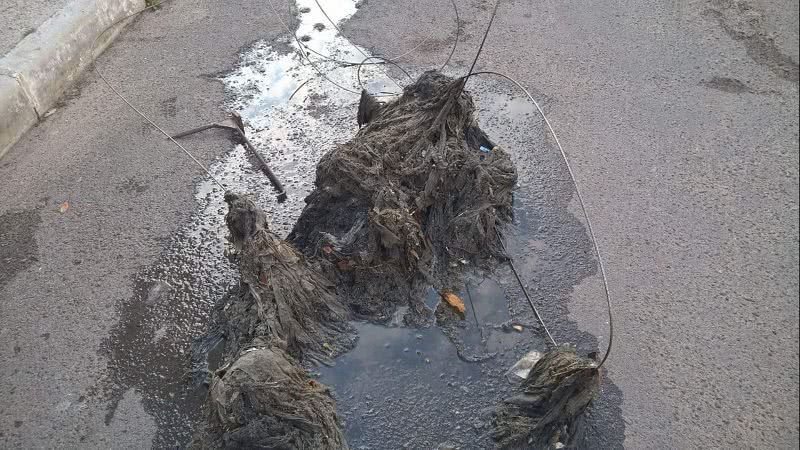 Николаевводоканал показал, чем горожане забивают канализацию (фото)