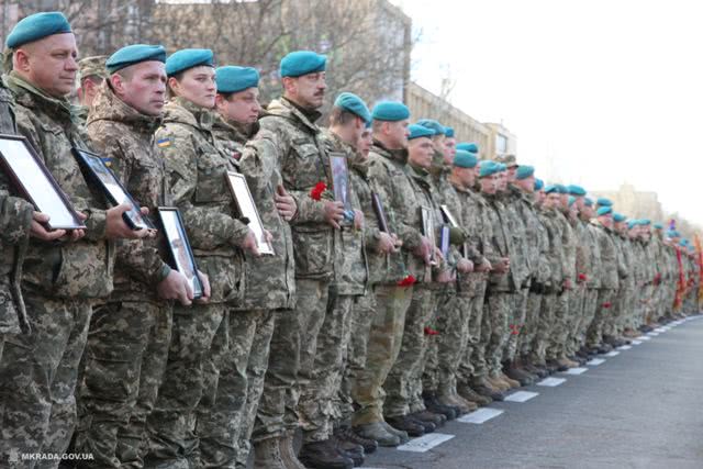 В Николаеве торжественно встречали две бригады военнослужащих, прибывших из зоны проведения ООС на Донбассе