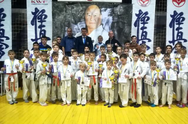 Николаевские каратисты завоевали 37 медалей в чемпионате Черниговской области с киокусин каратэ