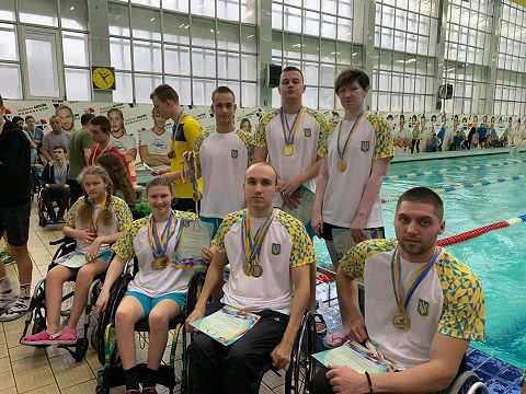 22 "золота" завоевали николаевские спортсмены с поражениями опорно-двигательного аппарата и зрения на чемпионате Украины по плаванию