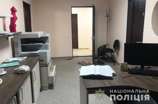 На Николаевщине неизвестные напали на Галициновский сельсовет: связали женщину-охранника и вынесли 13 новых ноутбуков