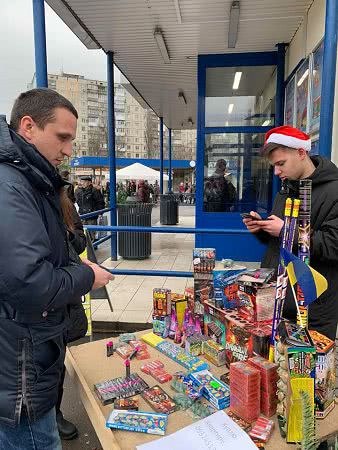 Рейд против несанкционированной торговли провели на площади Победы в Николаеве