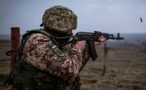 В районе ООС ранен украинский военный: за сутки было 6 обстрелов позиций ВСУ