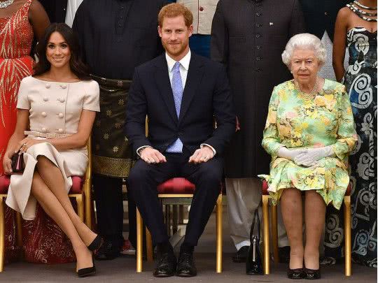 Семейный саммит у королевы: тайный смысл заявления Елизаветы II и что об этом пишут британские СМИ