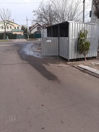 В Николаеве по улице течёт зловонная жижа